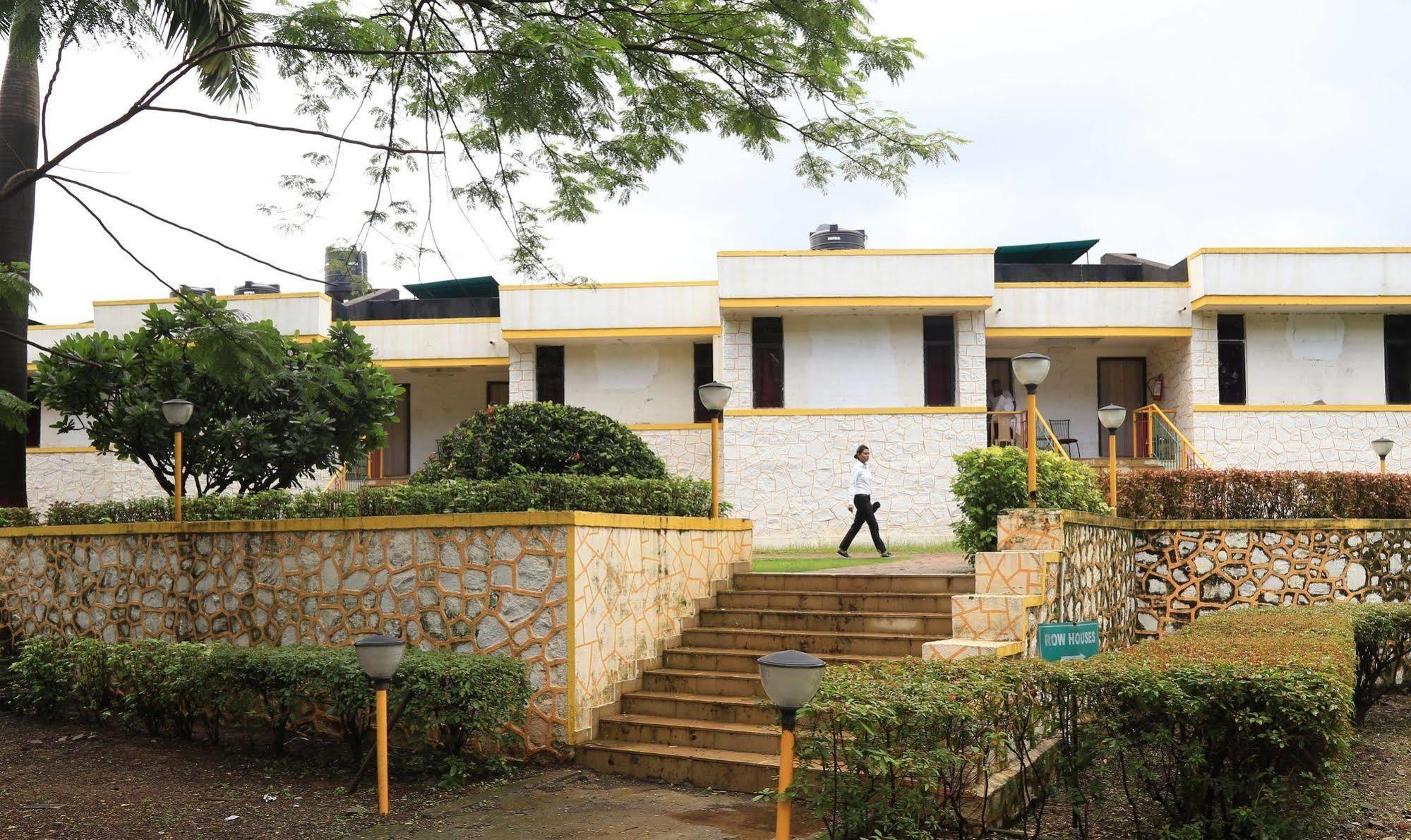 Panoramic Resort Panvel Karnāla Exterior foto